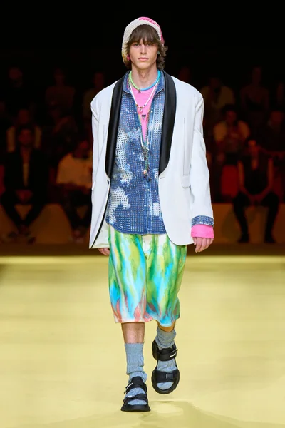 Look 40